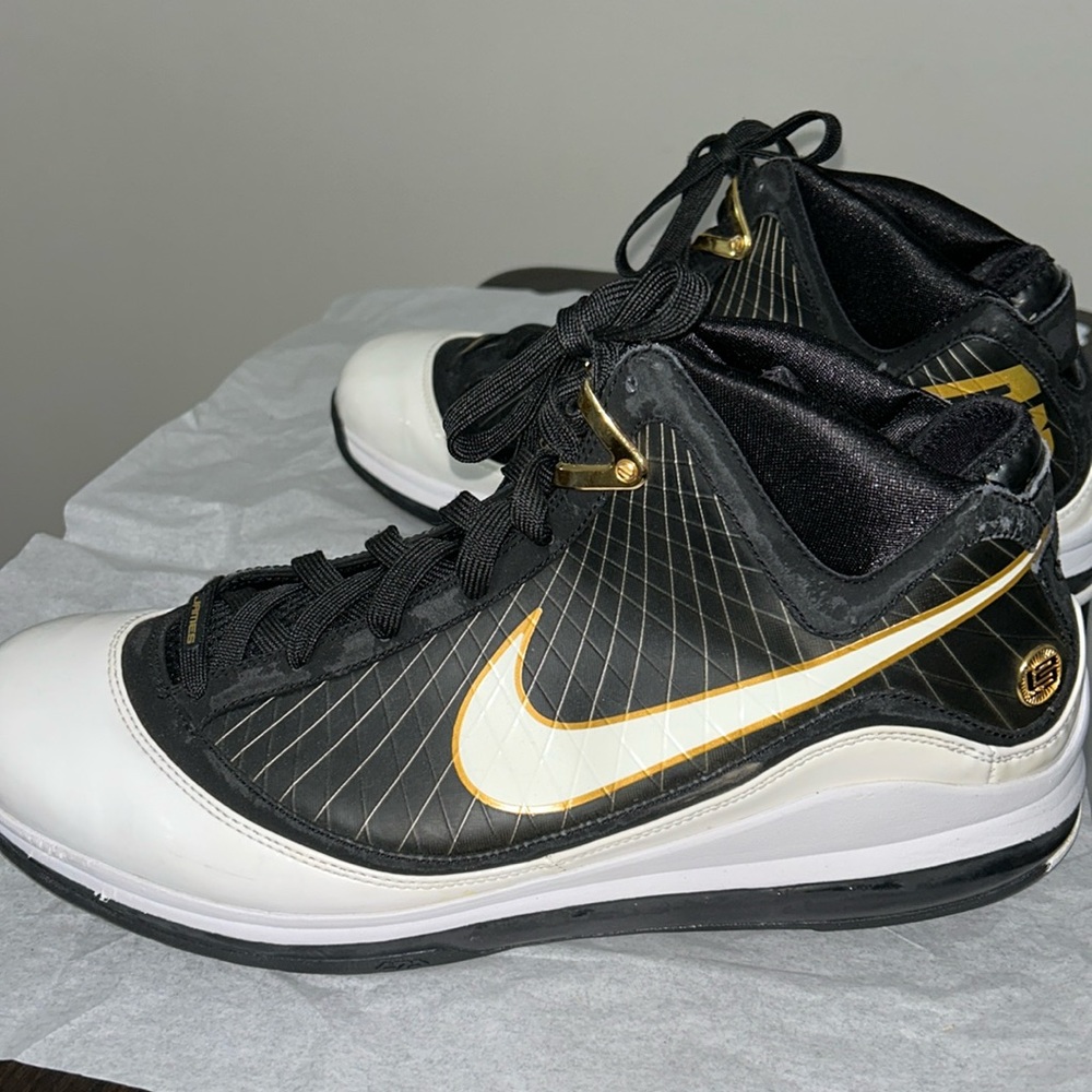 LeBron James vintage tennis shoes size 15